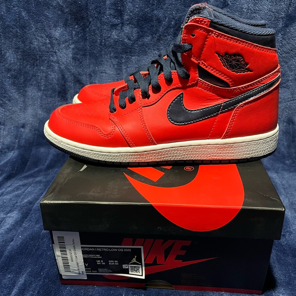 Air Jordan 1 Retro High OG - Letterman’s Size 7y